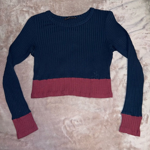 Group of Abercrombie crop tops and tanks - Picture 1 of 4